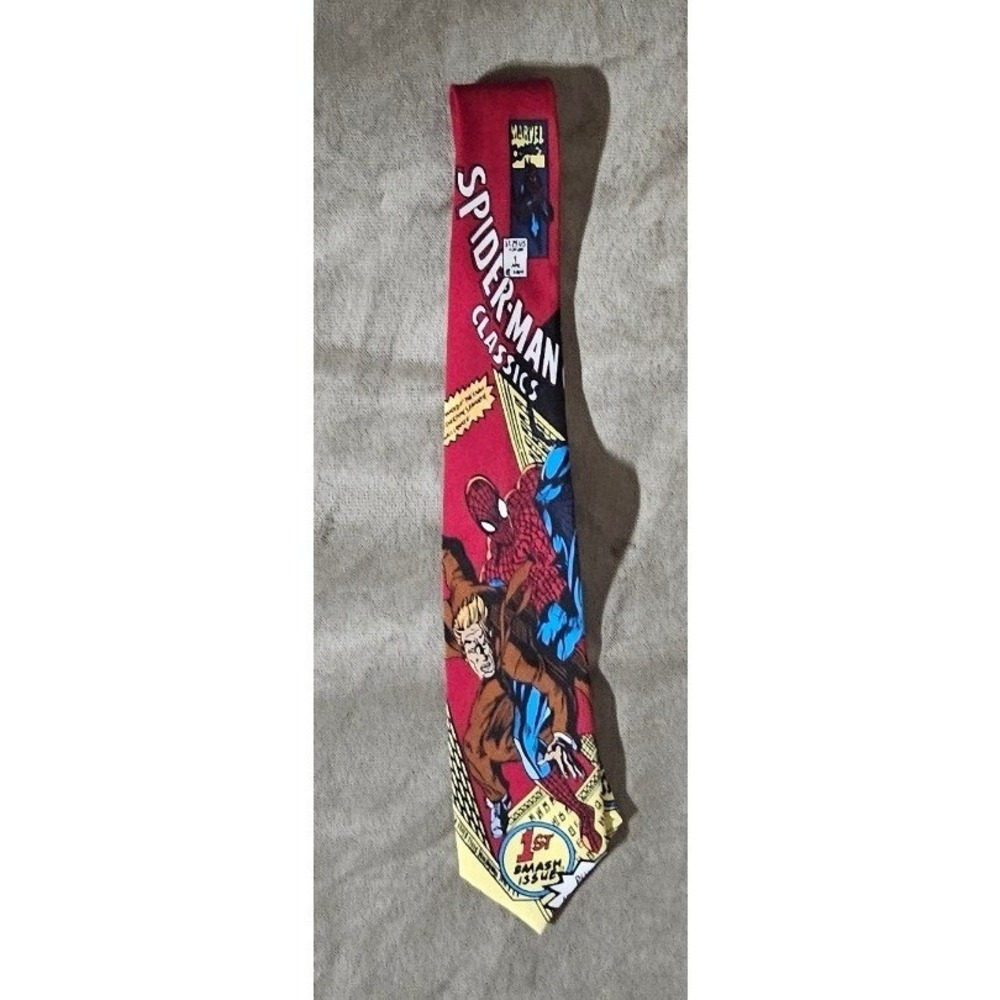 Marvel Comics Spider-Man Classics Necktie Red Esquire Neckwear Vintage Style